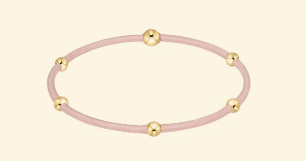 "e"ssentials Light Pink
