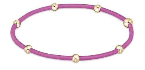 "e"ssentials Fuchsia